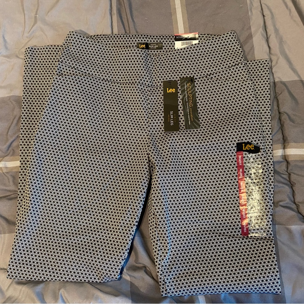 BNWT pull in Levi’s